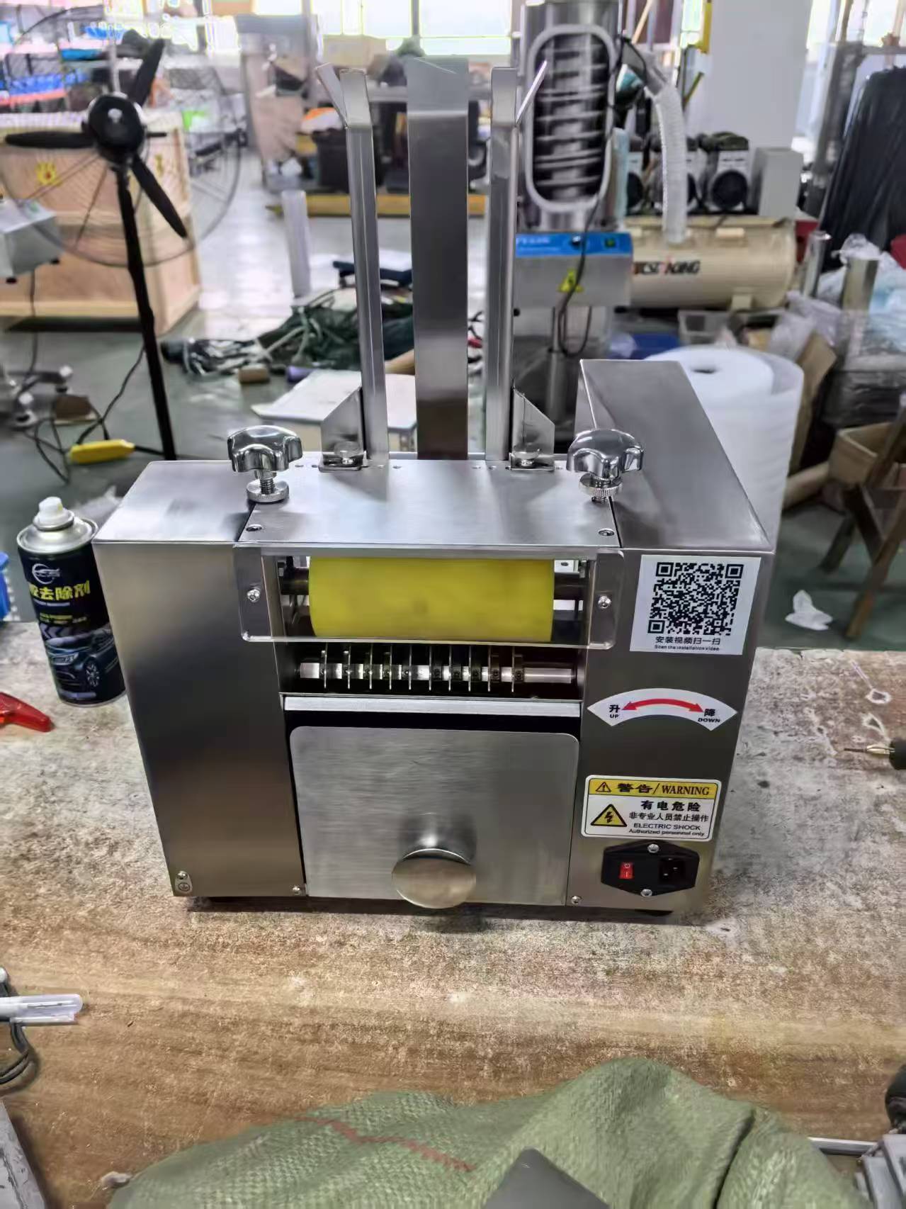 PY-120 deblister machine (1) PY-120 deblister machine (1)