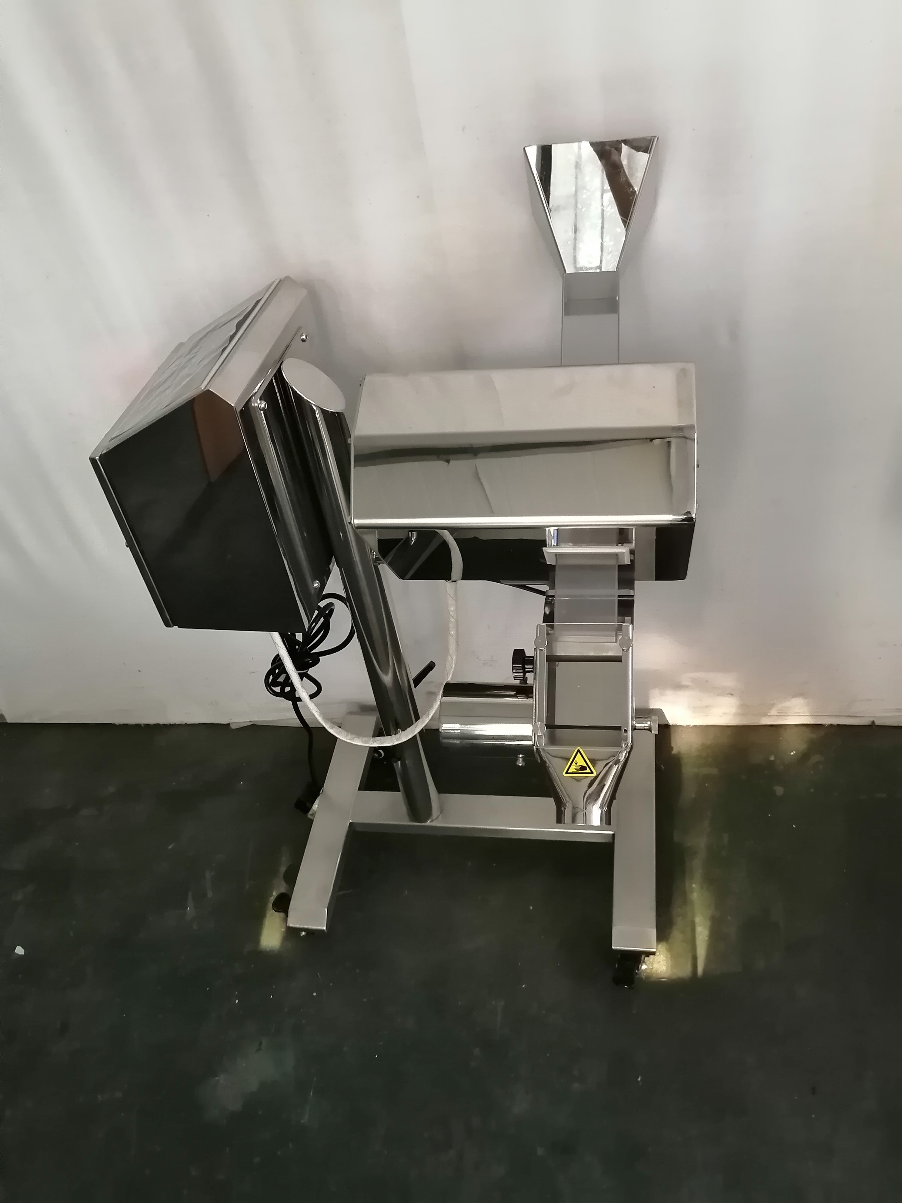china Supply pharmaceutical food Tablet Capsule Metal Detector Meet with GMP