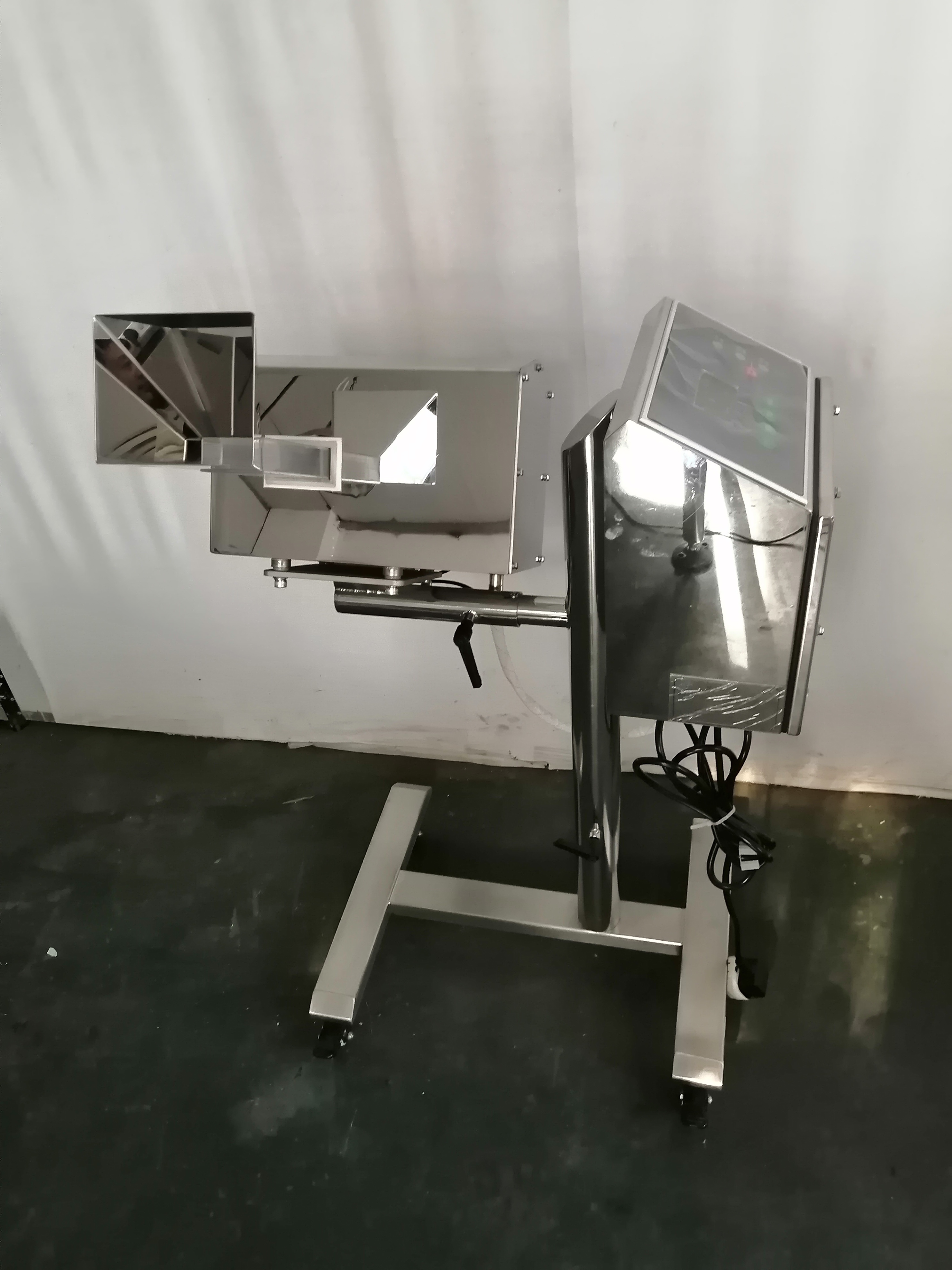 Factory supply automatic Metal Detector for Food, Pharmaceutical, Plastic, Chemical, Toy Industry