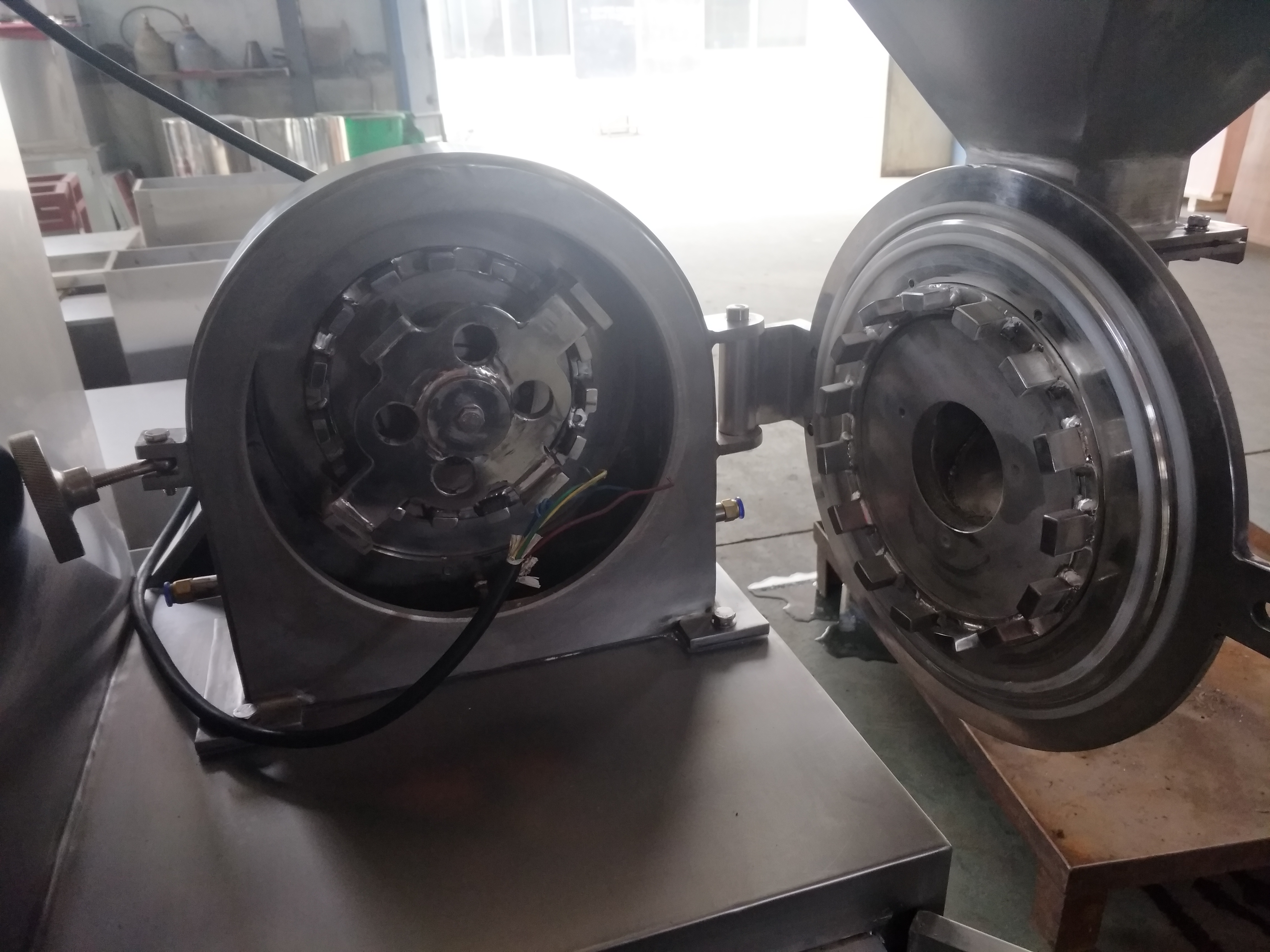 BFS Universal/Coarse/Superfine Grinder/Grinding/Crushing/Milling Machine for Food,Chemical,Pharmaceutical,,Salt,Coffee,Pepper,Vegetable