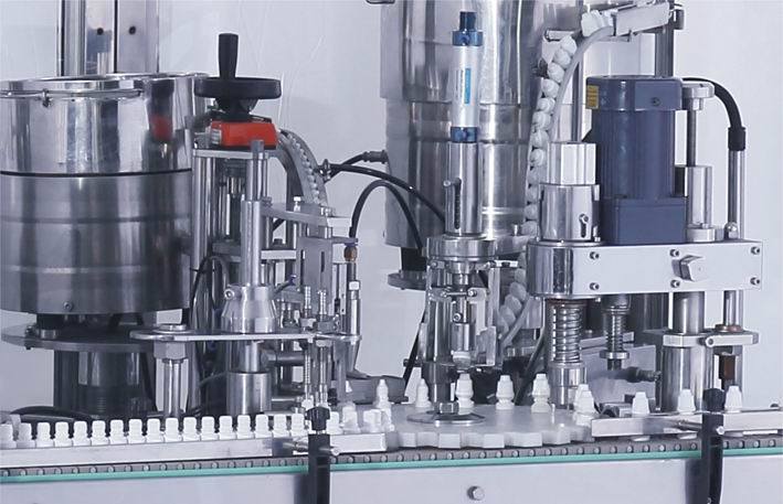 Servo Motor Electronic Cigarette Filling Production Machine (PET bottle)